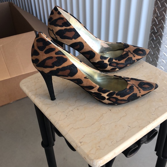 GUESS HEELS - Picture 2 of 3